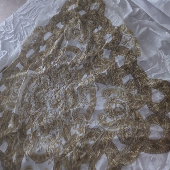 New Versace Medusa Shawl - Picture 5 of 6